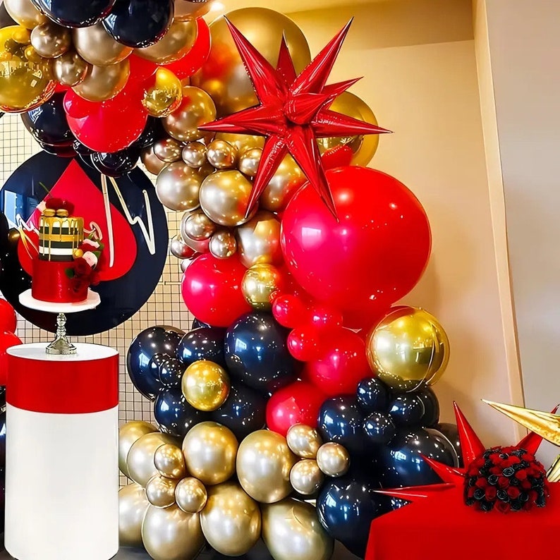 Red Black Gold Balloon Garland Arch Kit with Crown Star Foil Balloons for 2025 graduation Prom Casino Theme Graduation Movie Night Party