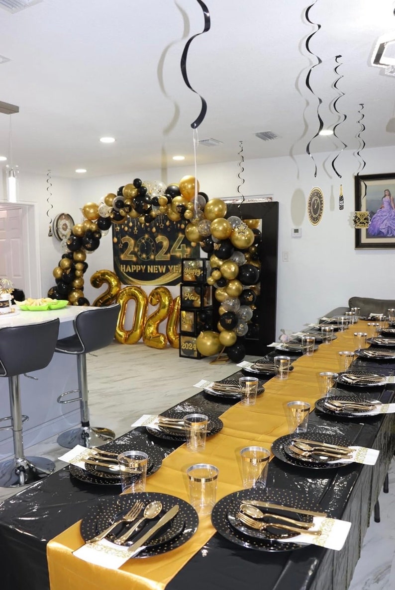 Black and Gold Tablecloths and Satin Table Runner Set, Table Cover Dining Plastic Table Cloths