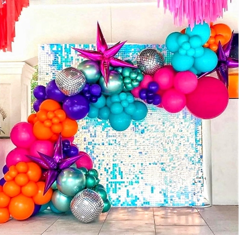 Disco Balloon Arch 125PCS 80s Balloon Arch Kit mit Hot Pink and Purple Teal Orange Metallic Green Balloons 22in Disco Ball Balloons