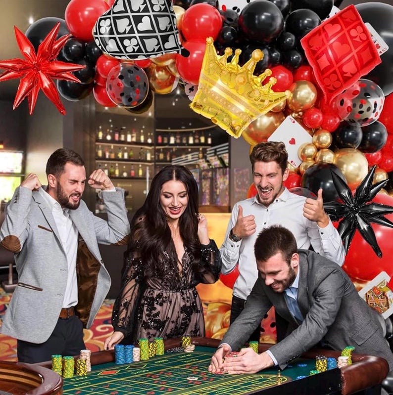 144PCS Dice Favor Boxes Casino Theme Party Decorations , Casino Balloon Arch Garland Kit Red Black Gold Dice Crown Poker Foil Balloons