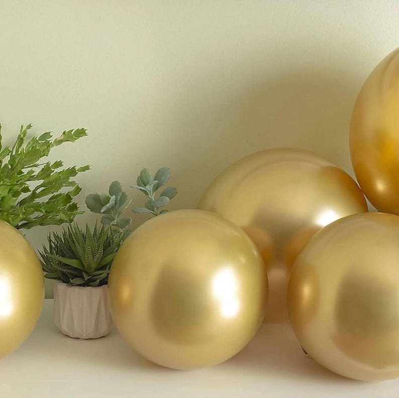 152PCS Sage Green Balloon Garland Arch Kit Green and Gold Balloon Garland Kit Retro Green and White Latex Balloons Set for Wedding Birthday