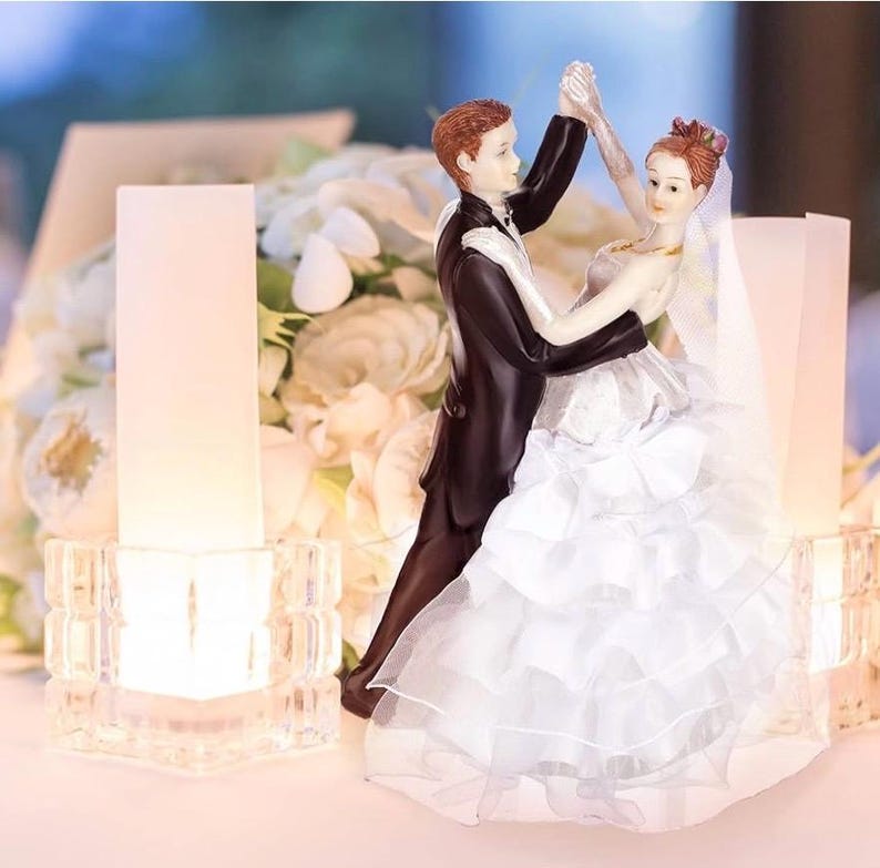 Wedding Cake Toppers Bride and Groom Dancing Figurines Cake Topper Wedding Decorations for Engagement Party Fun Couple Figurines Gifts