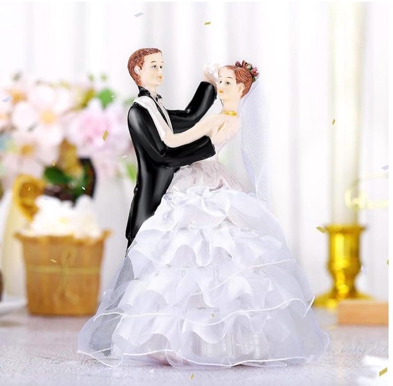 Wedding Cake Toppers Bride and Groom Dancing Figurines Cake Topper Wedding Decorations for Engagement Party Fun Couple Figurines Gifts