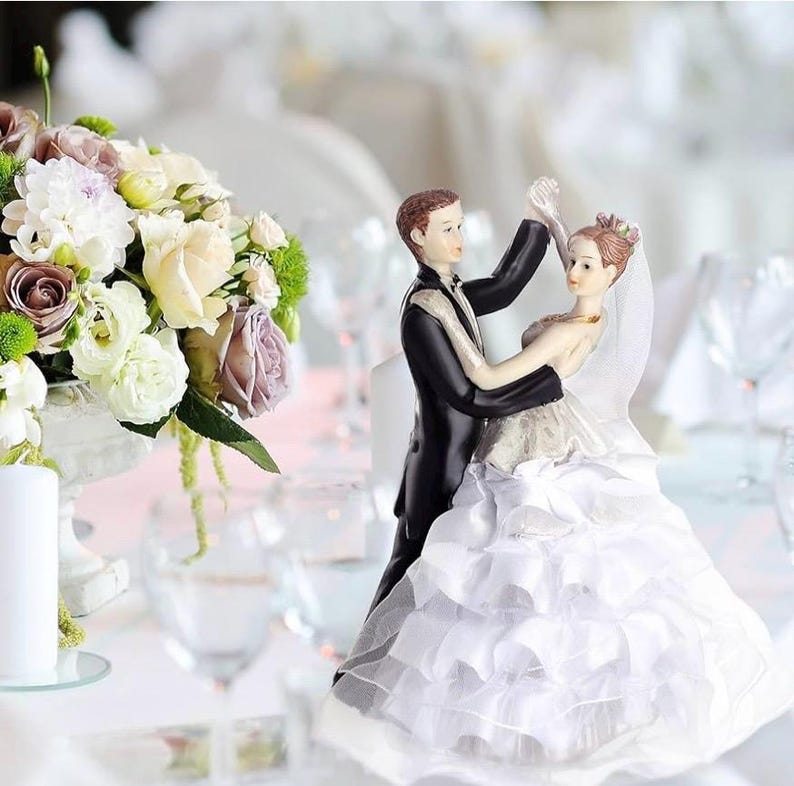 Wedding Cake Toppers Bride and Groom Dancing Figurines Cake Topper Wedding Decorations for Engagement Party Fun Couple Figurines Gifts