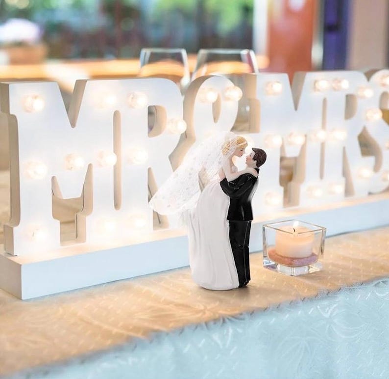 5.5" Bride Groom Wedding Cake Topper, Resin Couple Statue Decorative Figurine, Vintage Cake Toppers for Anniversaries, Engagement Parties